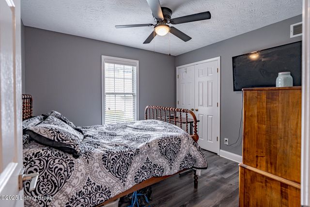 4111 Countryside Dr, Simpsonville, KY 40067