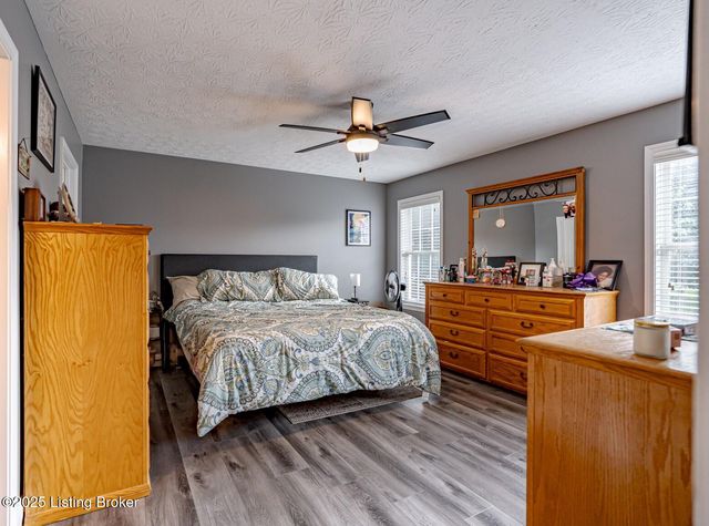 4111 Countryside Dr, Simpsonville, KY 40067