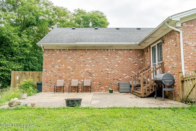 4111 Countryside Dr, Simpsonville, KY 40067