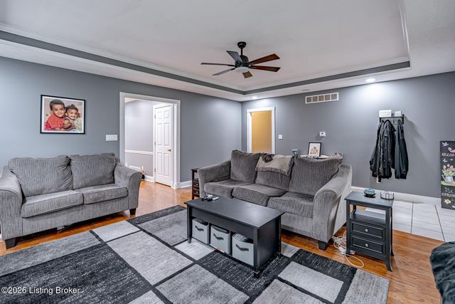 4111 Countryside Dr, Simpsonville, KY 40067