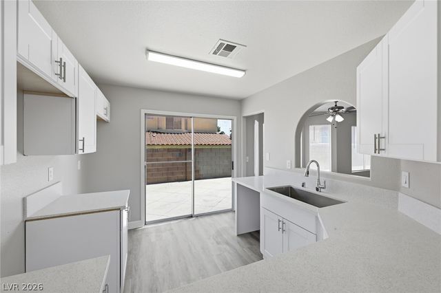 808 Majestic Rock Circle, Las Vegas, NV 89128