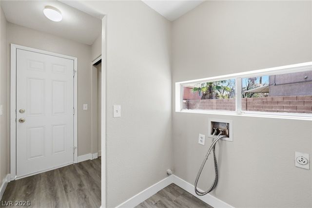 808 Majestic Rock Circle, Las Vegas, NV 89128
