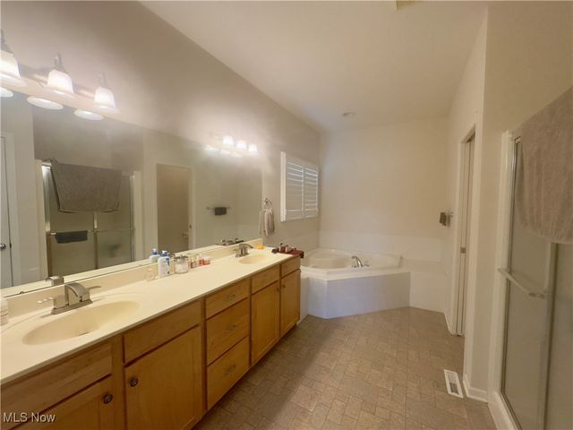 4456 Red Panda Circle NW, Massillon, OH 44646