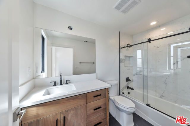 1024 Masselin Avenue, Los Angeles, CA 90019