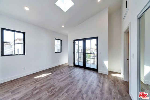 1024 Masselin Avenue, Los Angeles, CA 90019