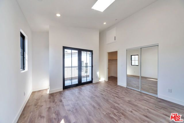 1024 Masselin Avenue, Los Angeles, CA 90019