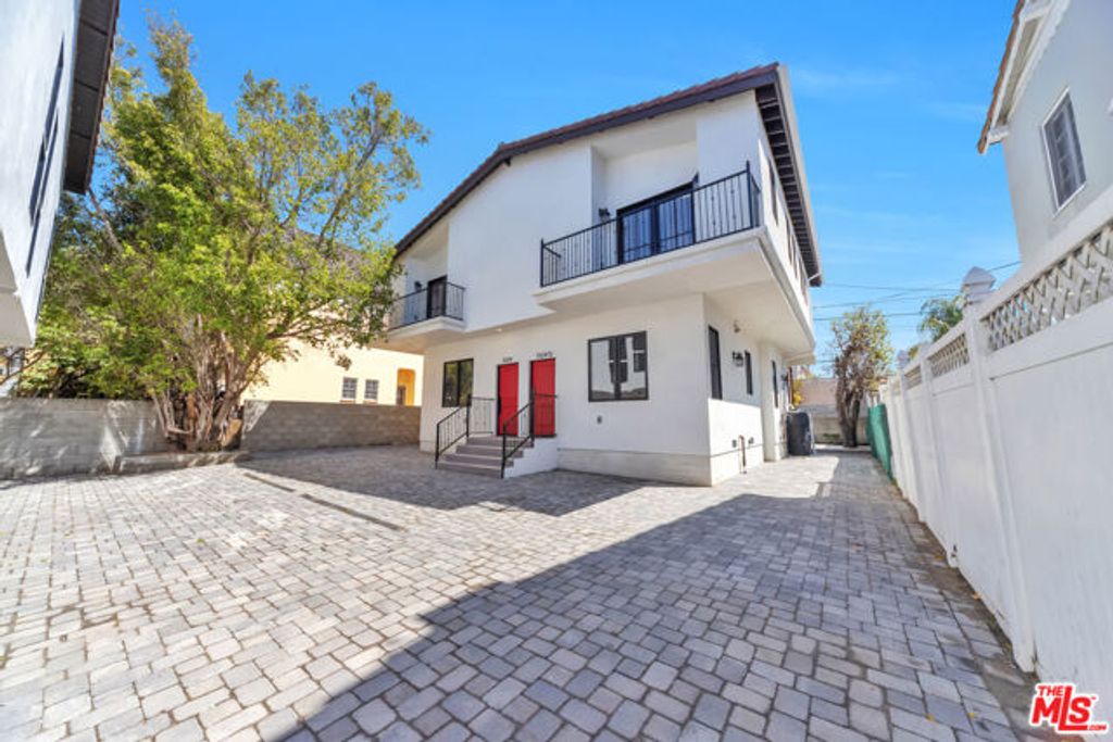 1024 Masselin Avenue, Los Angeles, CA 90019