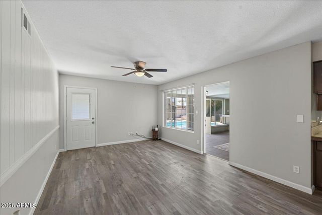 3135 W AUGUSTA Avenue, Phoenix, AZ 85051