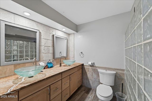 3135 W AUGUSTA Avenue, Phoenix, AZ 85051