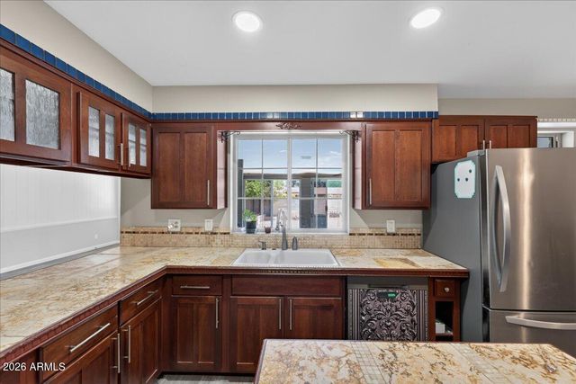 3135 W AUGUSTA Avenue, Phoenix, AZ 85051