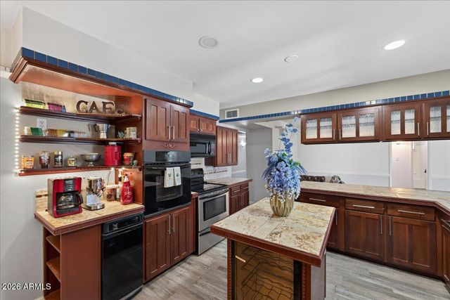 3135 W AUGUSTA Avenue, Phoenix, AZ 85051
