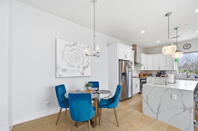 2620 Valley View Lane 100, Farmers Branch, TX 75234