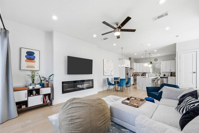 2620 Valley View Lane 100, Farmers Branch, TX 75234