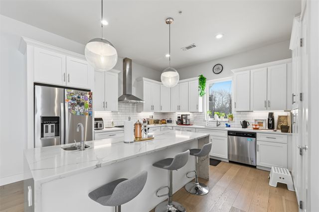 2620 Valley View Lane 100, Farmers Branch, TX 75234