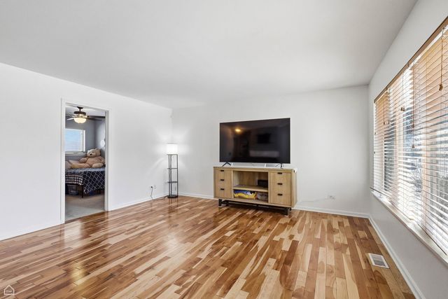 367 Park Avenue, Wheeling, IL 60090