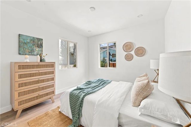 2011 Springfield Avenue, Hermosa Beach, CA 90254