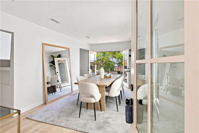 2011 Springfield Avenue, Hermosa Beach, CA 90254