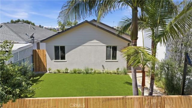 2011 Springfield Avenue, Hermosa Beach, CA 90254