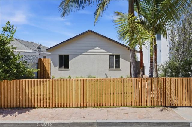 2011 Springfield Avenue, Hermosa Beach, CA 90254