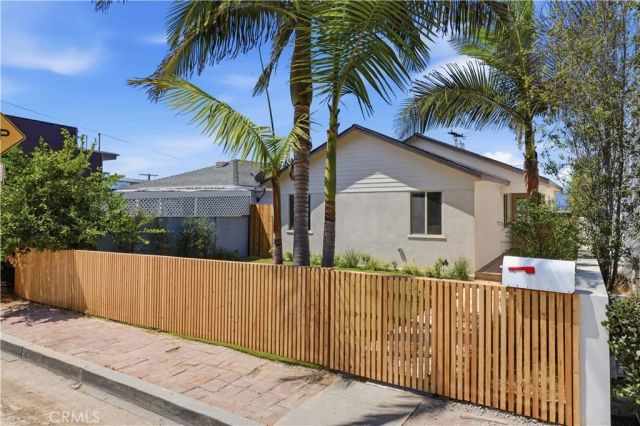 2011 Springfield Avenue, Hermosa Beach, CA 90254