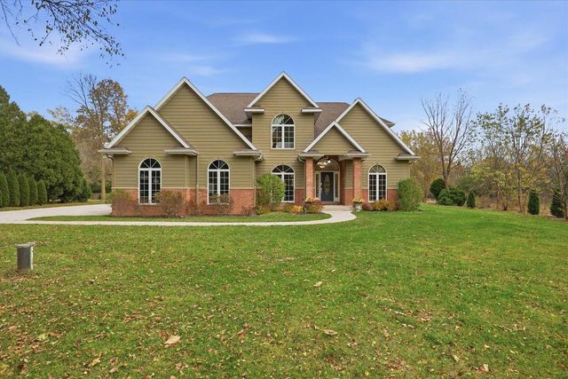 10038 N Cedarburg ROAD, Mequon, WI 53092