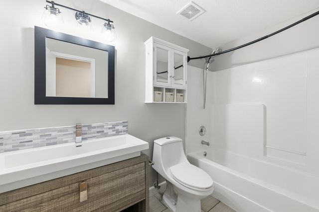 709 S Goebel, Wichita, KS 67207