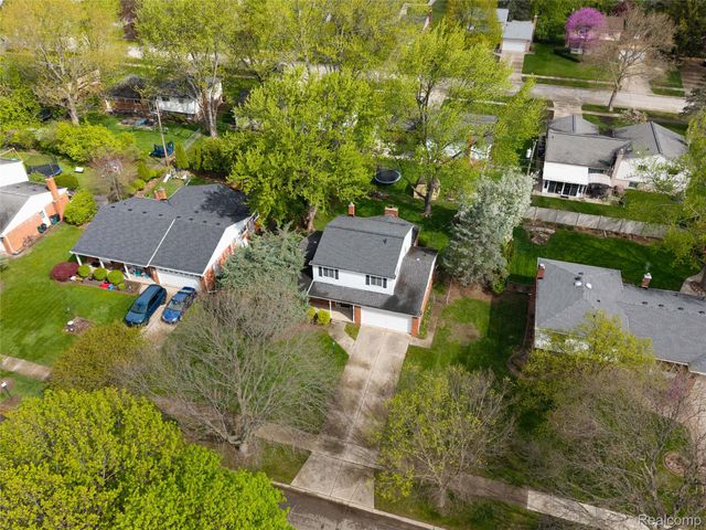 2229 Hillcrescent Drive, Troy, MI 48085