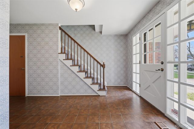 2229 Hillcrescent Drive, Troy, MI 48085