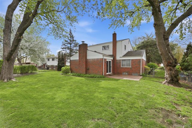 2229 Hillcrescent Drive, Troy, MI 48085