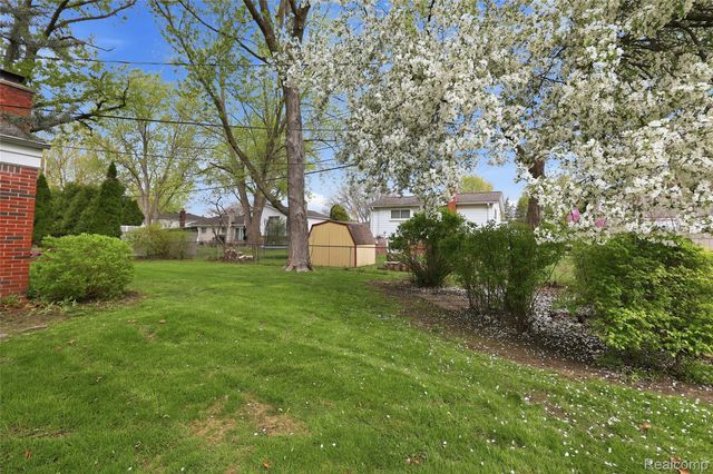 2229 Hillcrescent Drive, Troy, MI 48085