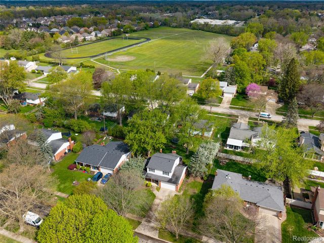 2229 Hillcrescent Drive, Troy, MI 48085