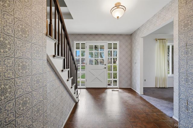 2229 Hillcrescent Drive, Troy, MI 48085