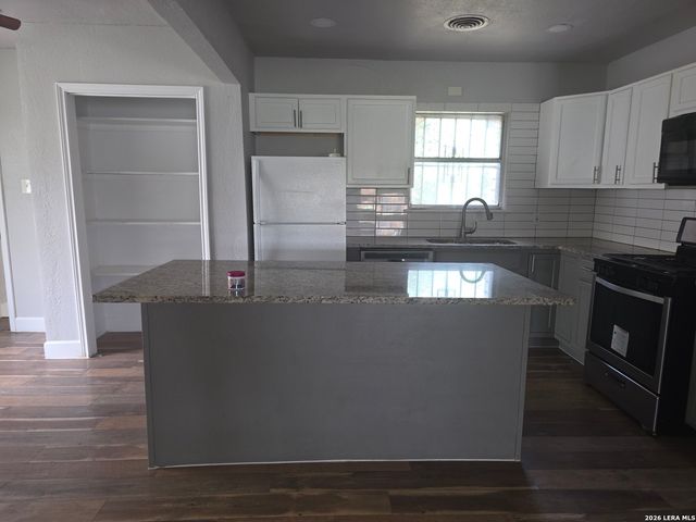 2223 Hays, San Antonio, TX 78202
