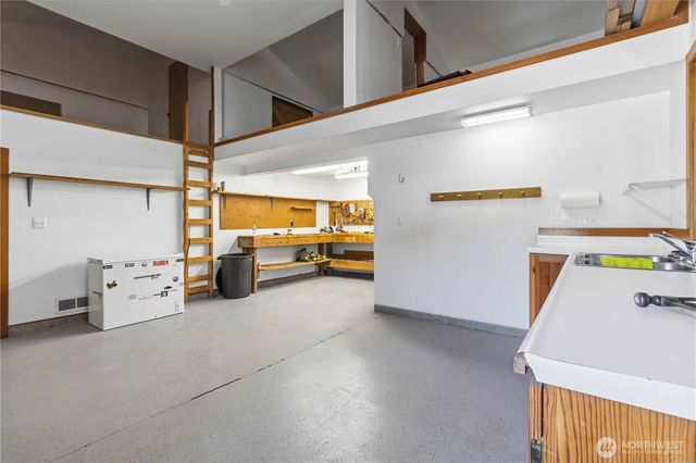 359 Frank Smith Road, Toutle, WA 98649