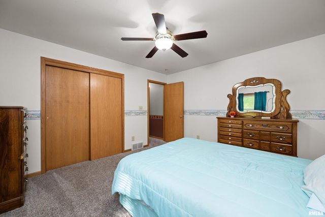 13109 83RD Avenue, Blue Grass, IA 52726