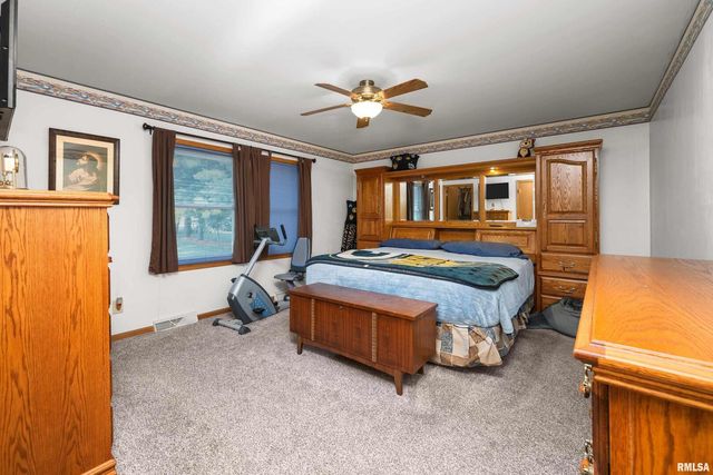 13109 83RD Avenue, Blue Grass, IA 52726