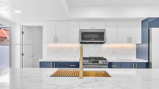 11421 SW 84th St 1, Miami, FL 33173