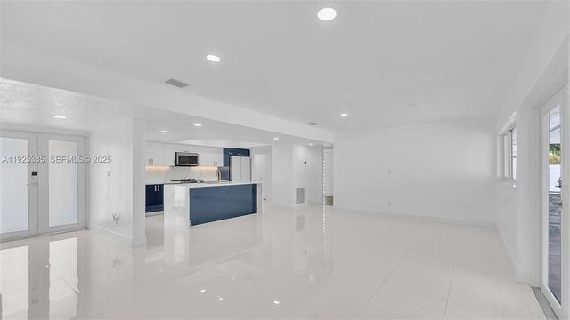 11421 SW 84th St 1, Miami, FL 33173