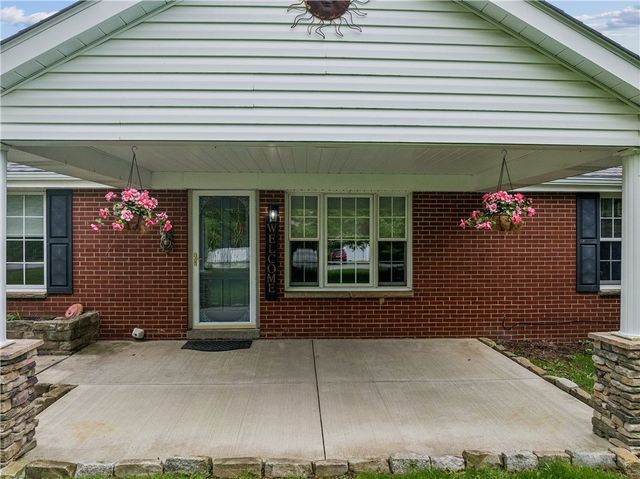 115 Lapeer Dr, South Beaver Twp, PA 15010