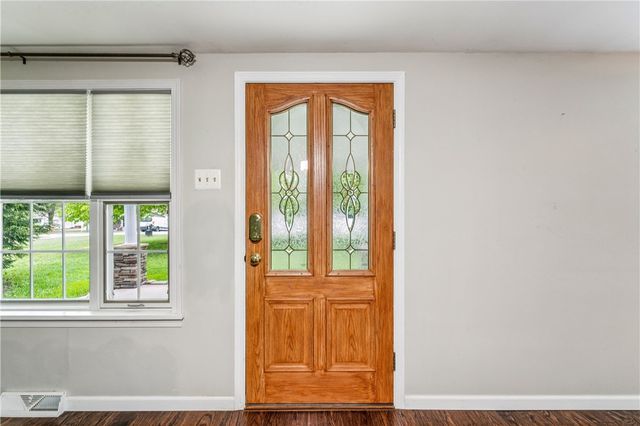 115 Lapeer Dr, South Beaver Twp, PA 15010