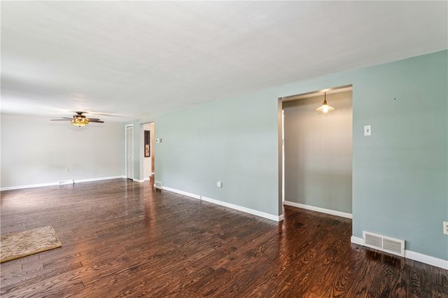 115 Lapeer Dr, South Beaver Twp, PA 15010