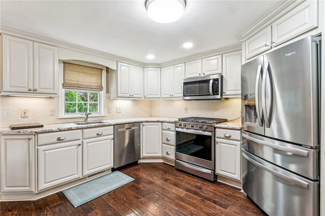 115 Lapeer Dr, South Beaver Twp, PA 15010