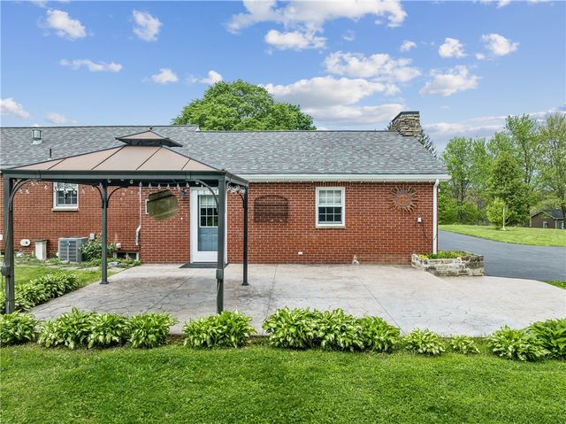115 Lapeer Dr, South Beaver Twp, PA 15010
