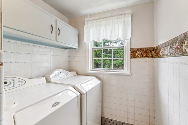 115 Lapeer Dr, South Beaver Twp, PA 15010