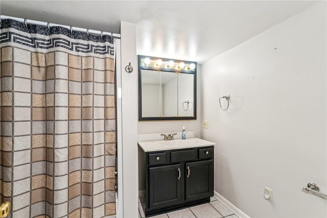 115 Lapeer Dr, South Beaver Twp, PA 15010