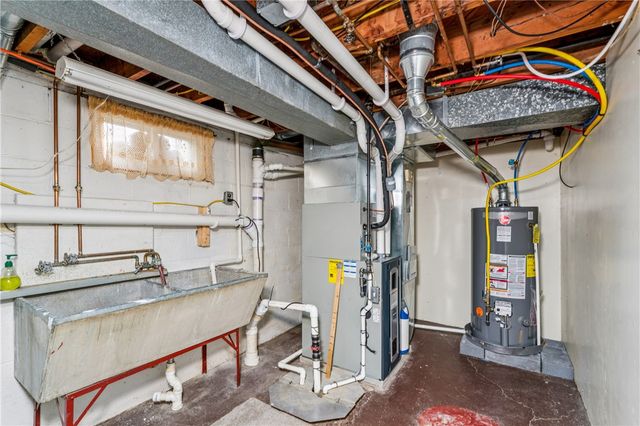 115 Lapeer Dr, South Beaver Twp, PA 15010