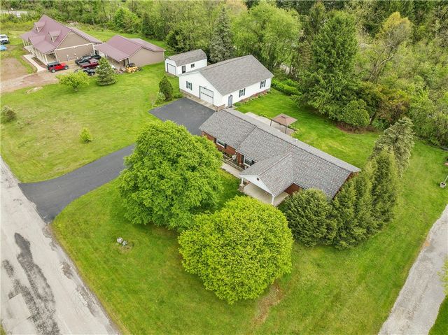 115 Lapeer Dr, South Beaver Twp, PA 15010