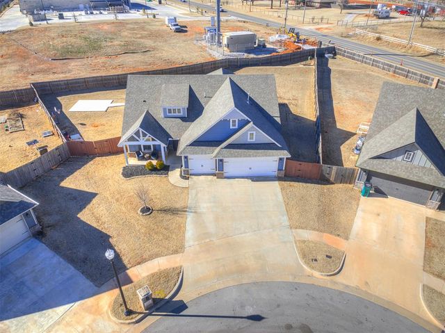 11129 SW 30th Circle, Yukon, OK 73099