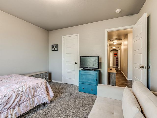 11129 SW 30th Circle, Yukon, OK 73099