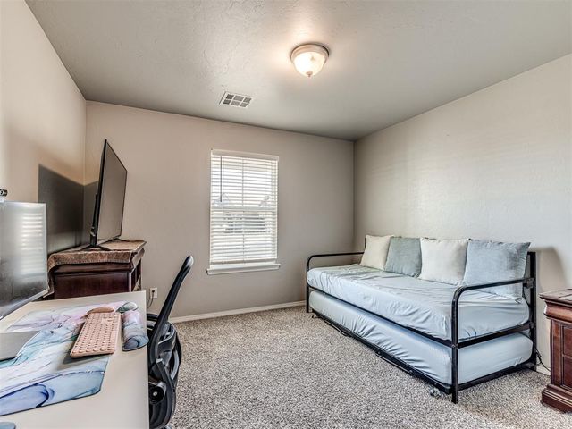 11129 SW 30th Circle, Yukon, OK 73099